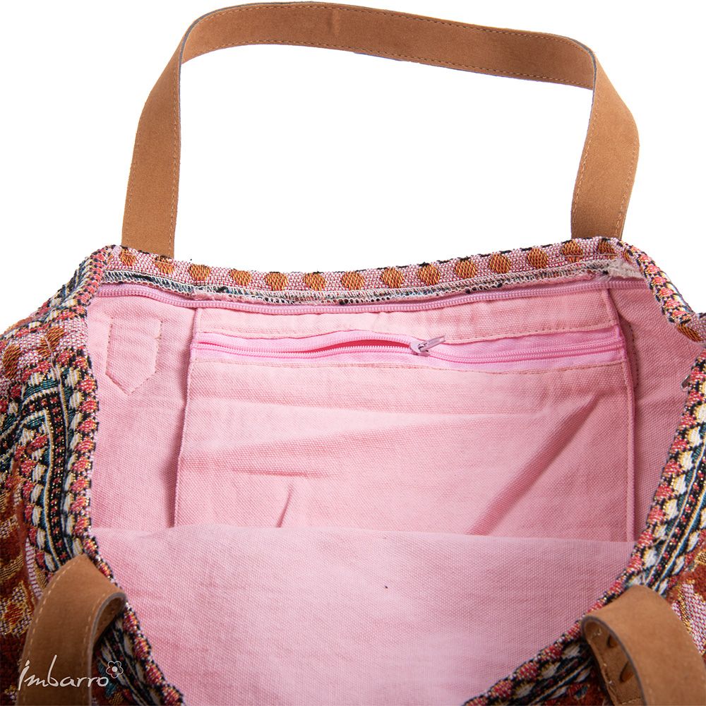 Shopper Joyelle Imbarro