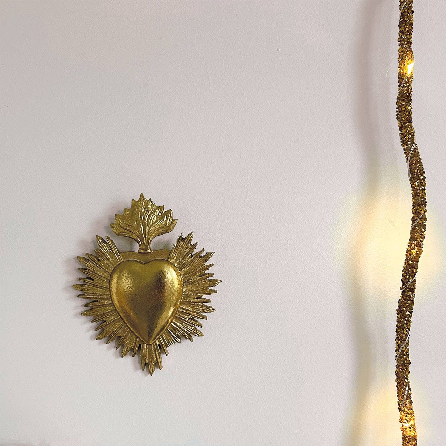 Ex-voto decoratie klein goud L7,8 B1,1 H9,7cm