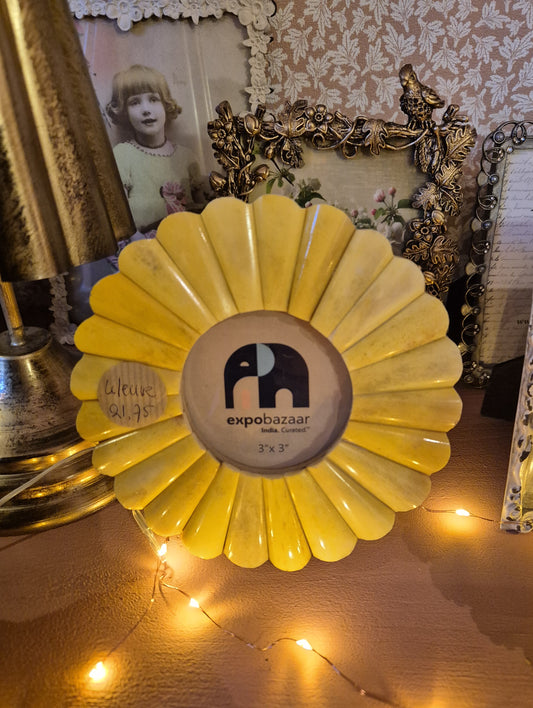 Gele Bloem Fotolijst – ExpoBazaar Handmade Photo Frame (7,5 x 7,5 cm) – Vintage Flower Frame – €21,75