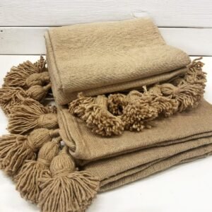 Pompom Deken / Sprei Caramel Bybazz